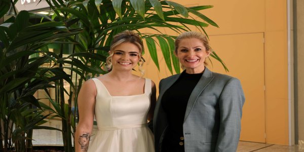 FEIRA BEM CASADOS  A&ccedil;&atilde;o no Shopping P&aacute;tio Chapec&oacute; inspira casais a revelarem o motivo da escolha pel